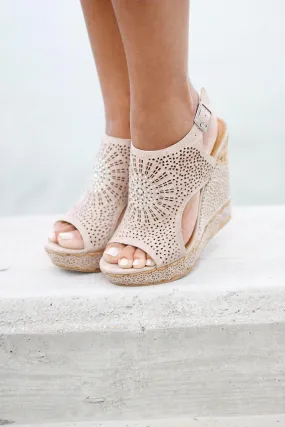 Auki Cream Wedges