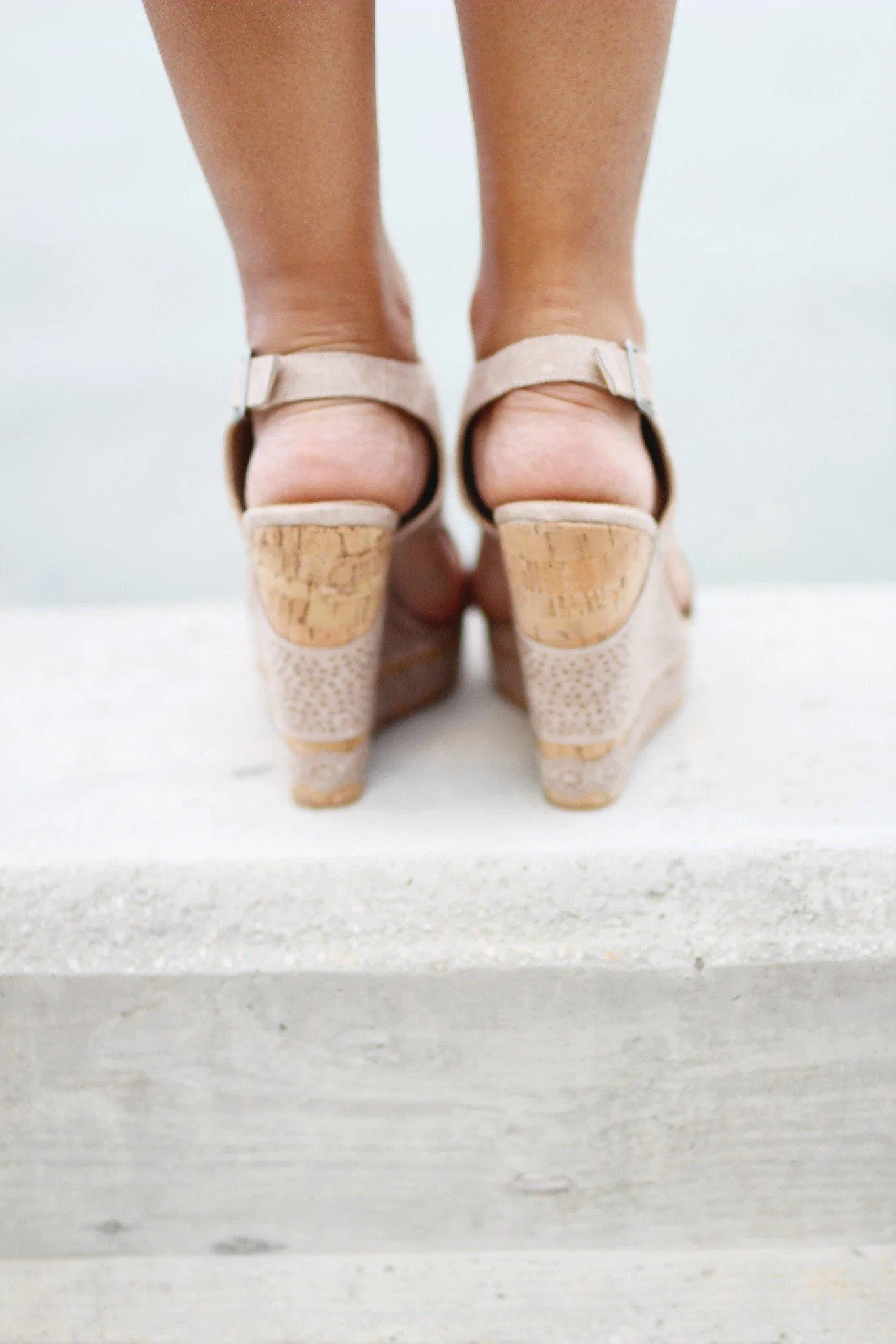 Auki Cream Wedges
