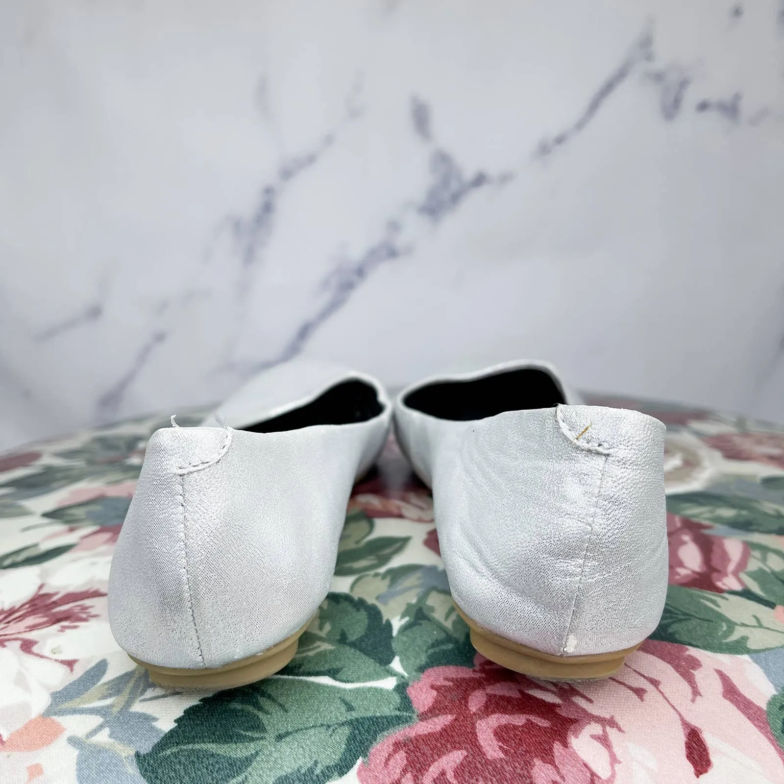 Kenneth Cole REACTION | Slip On By Silver Shimmer Flats | Sz 6.5