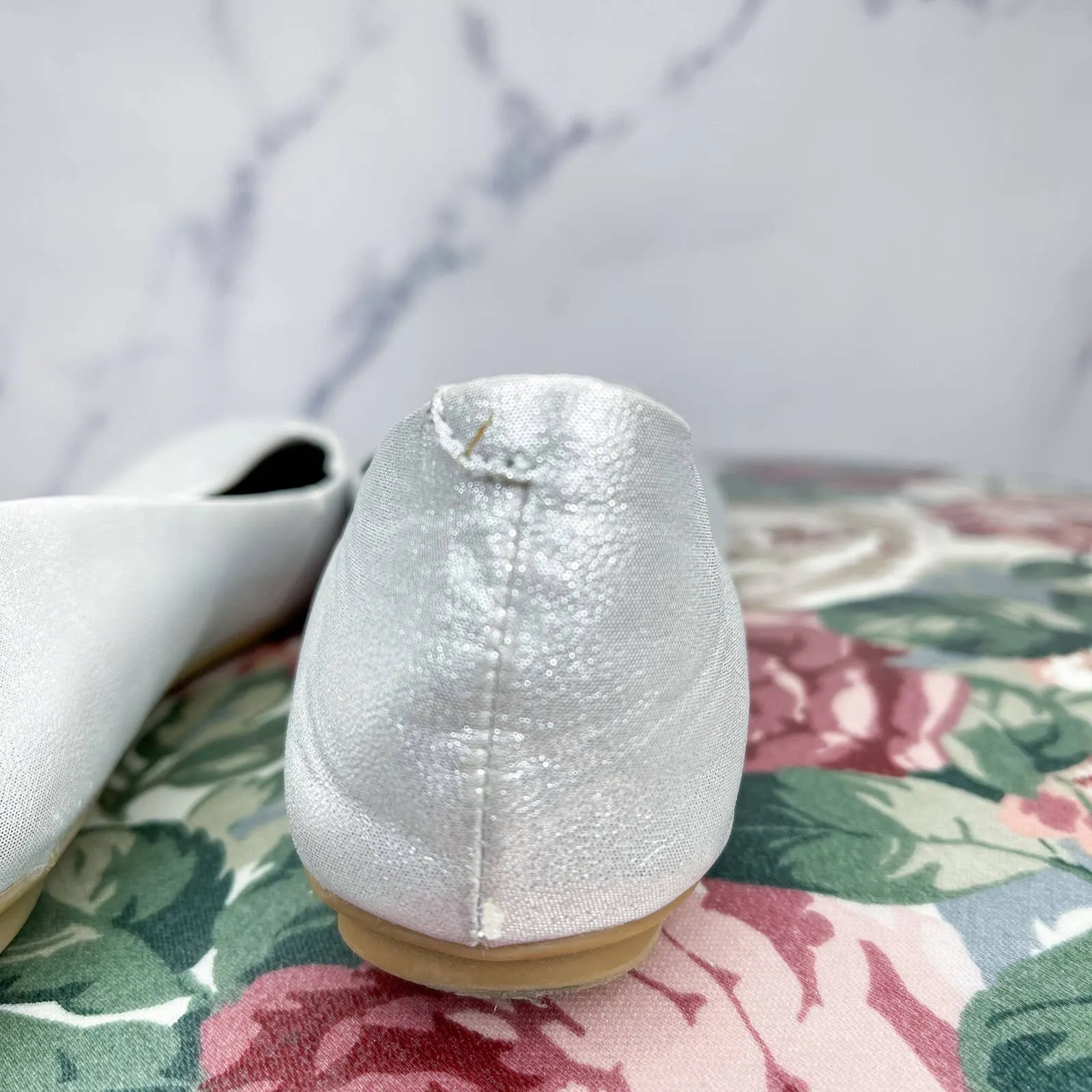 Kenneth Cole REACTION | Slip On By Silver Shimmer Flats | Sz 6.5
