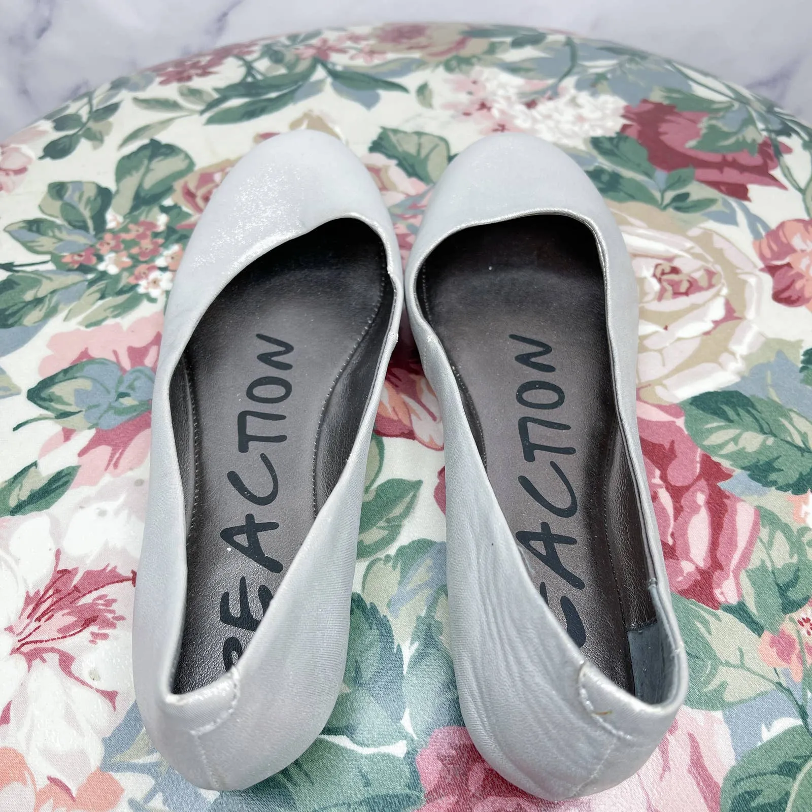 Kenneth Cole REACTION | Slip On By Silver Shimmer Flats | Sz 6.5