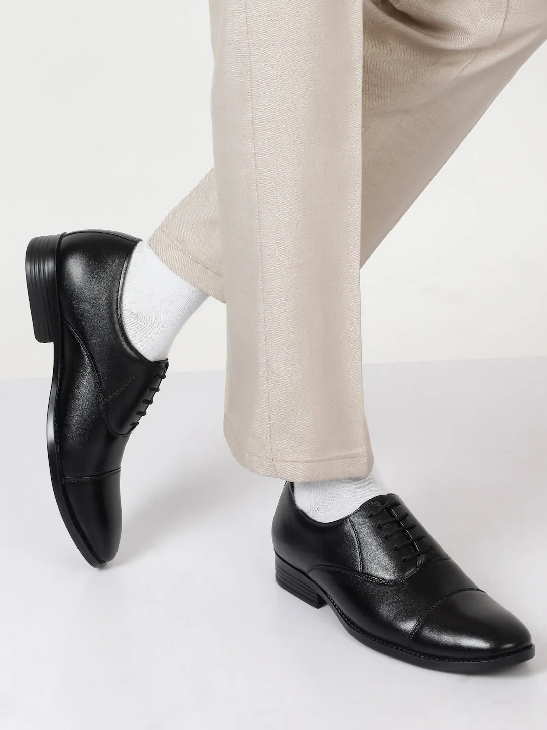 Men's Black Solid Leather Lace-Up Formal Shoes