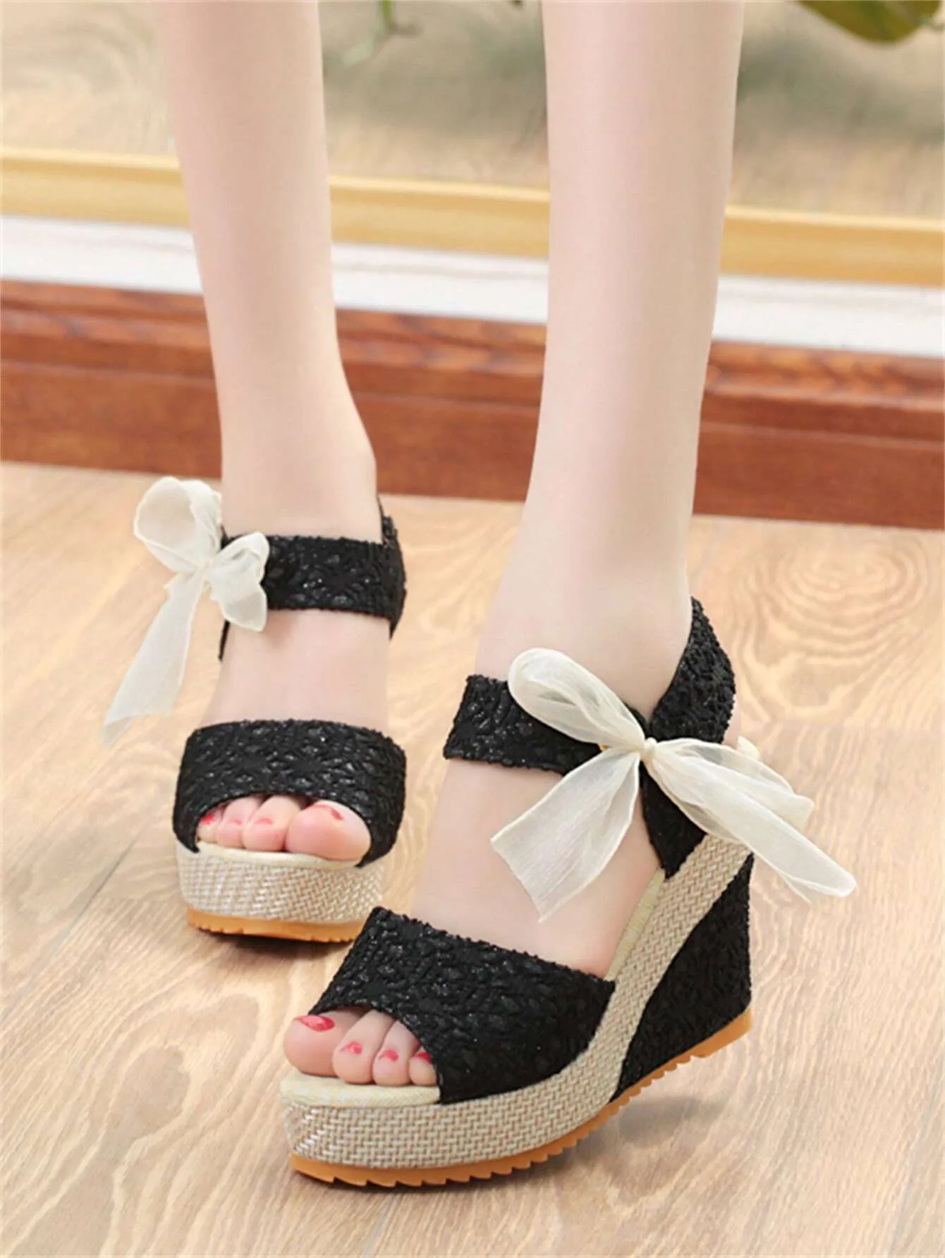 New Arrival Fashionable And Elegant Korean-Style Wedge Heel Thick-Soled Comfortable Women Sandals, Sole Sent At Random