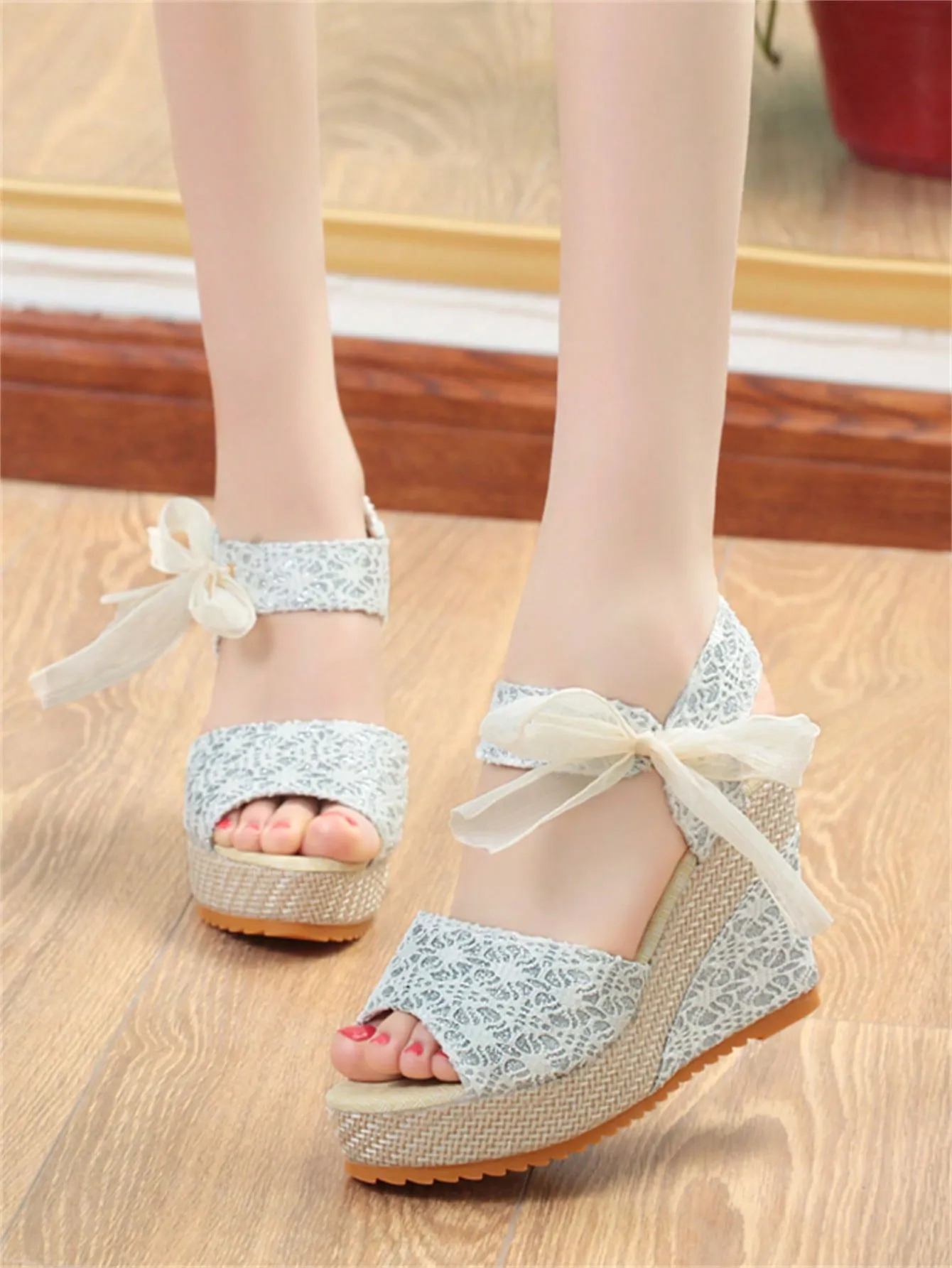 New Arrival Fashionable And Elegant Korean-Style Wedge Heel Thick-Soled Comfortable Women Sandals, Sole Sent At Random