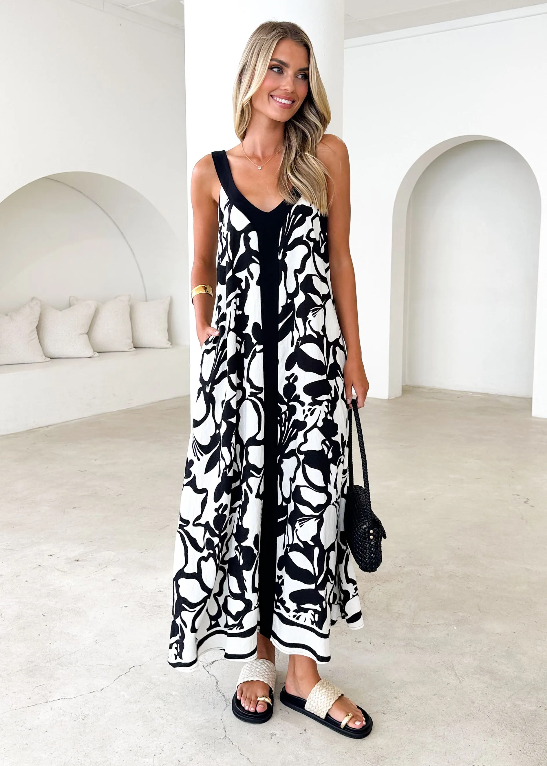 Quartz Maxi Dress - Black Abstract