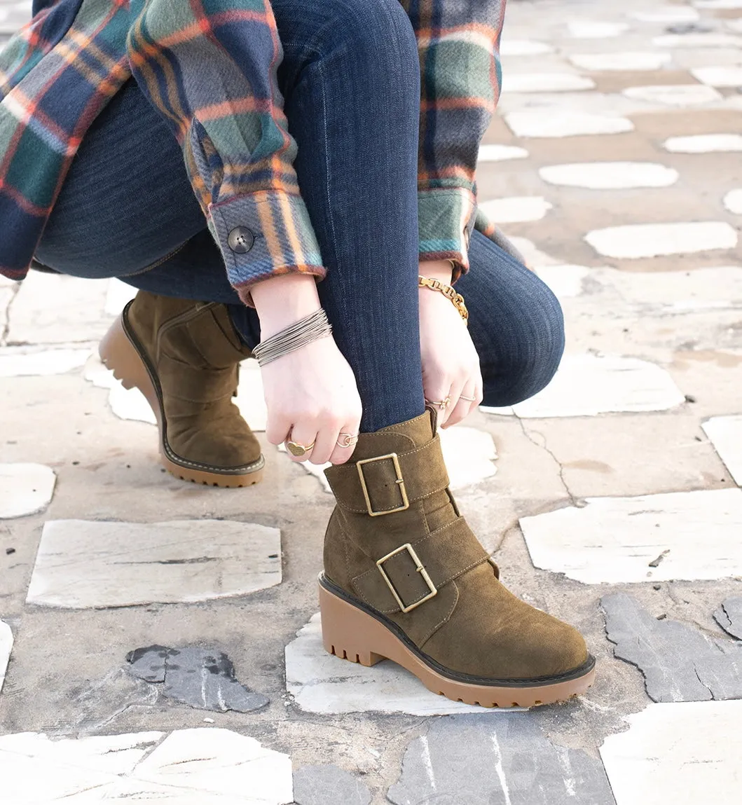 Woke Distressed Moss Green Boots